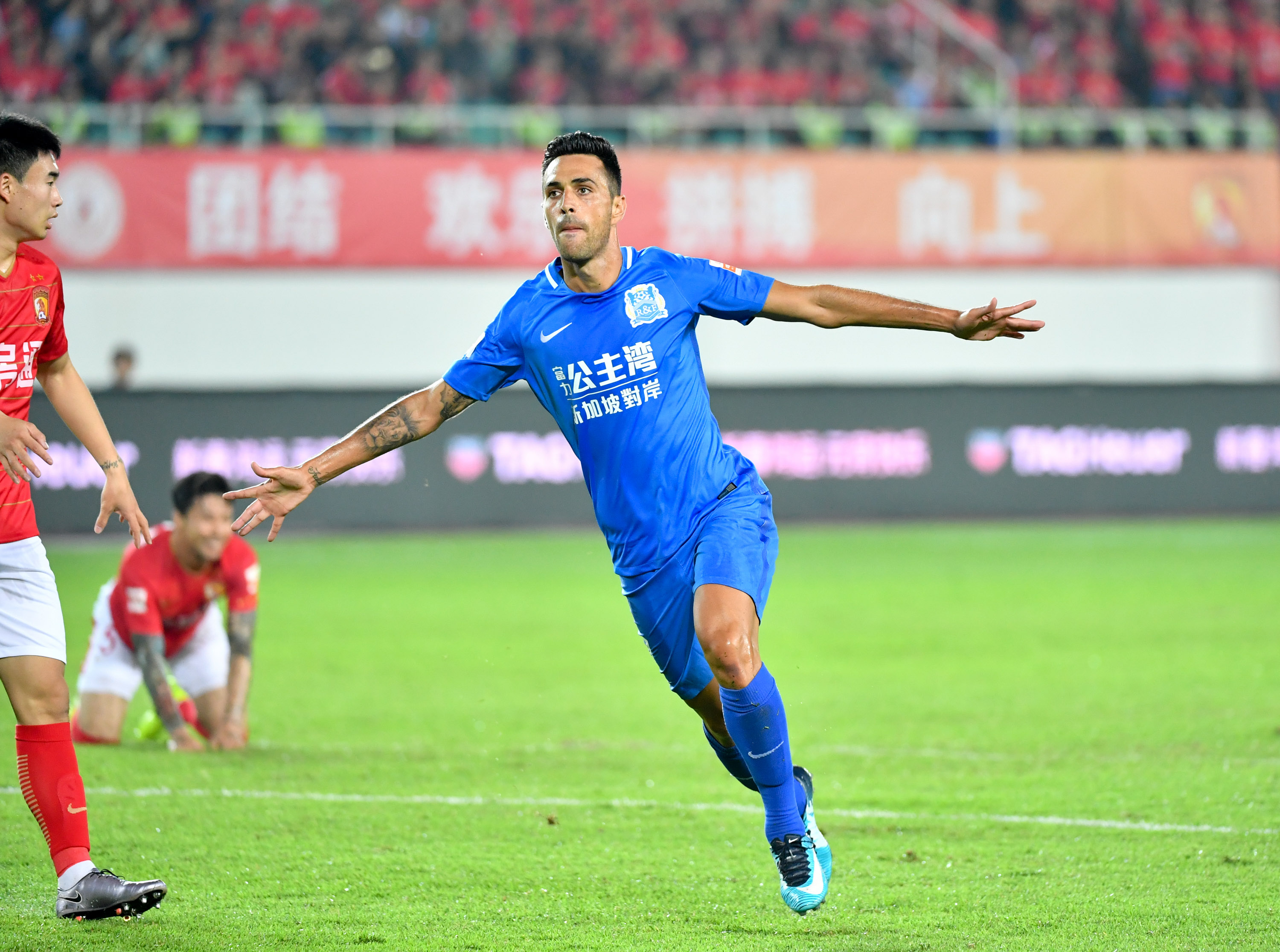 开云体育登录-广州富力力克山东鲁能，中超榜首震撼的简单介绍