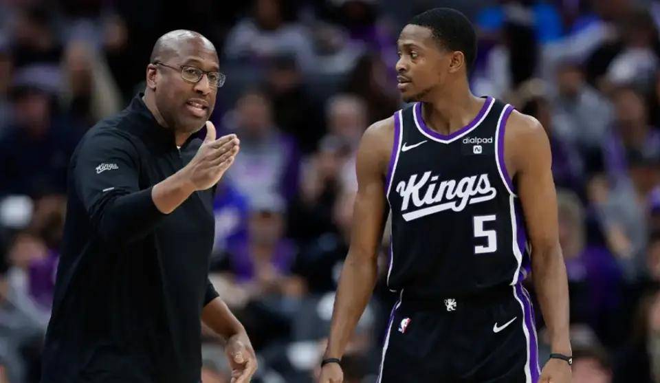 开云体育登录-关于快船主帅遭解职，球队动荡不安的信息