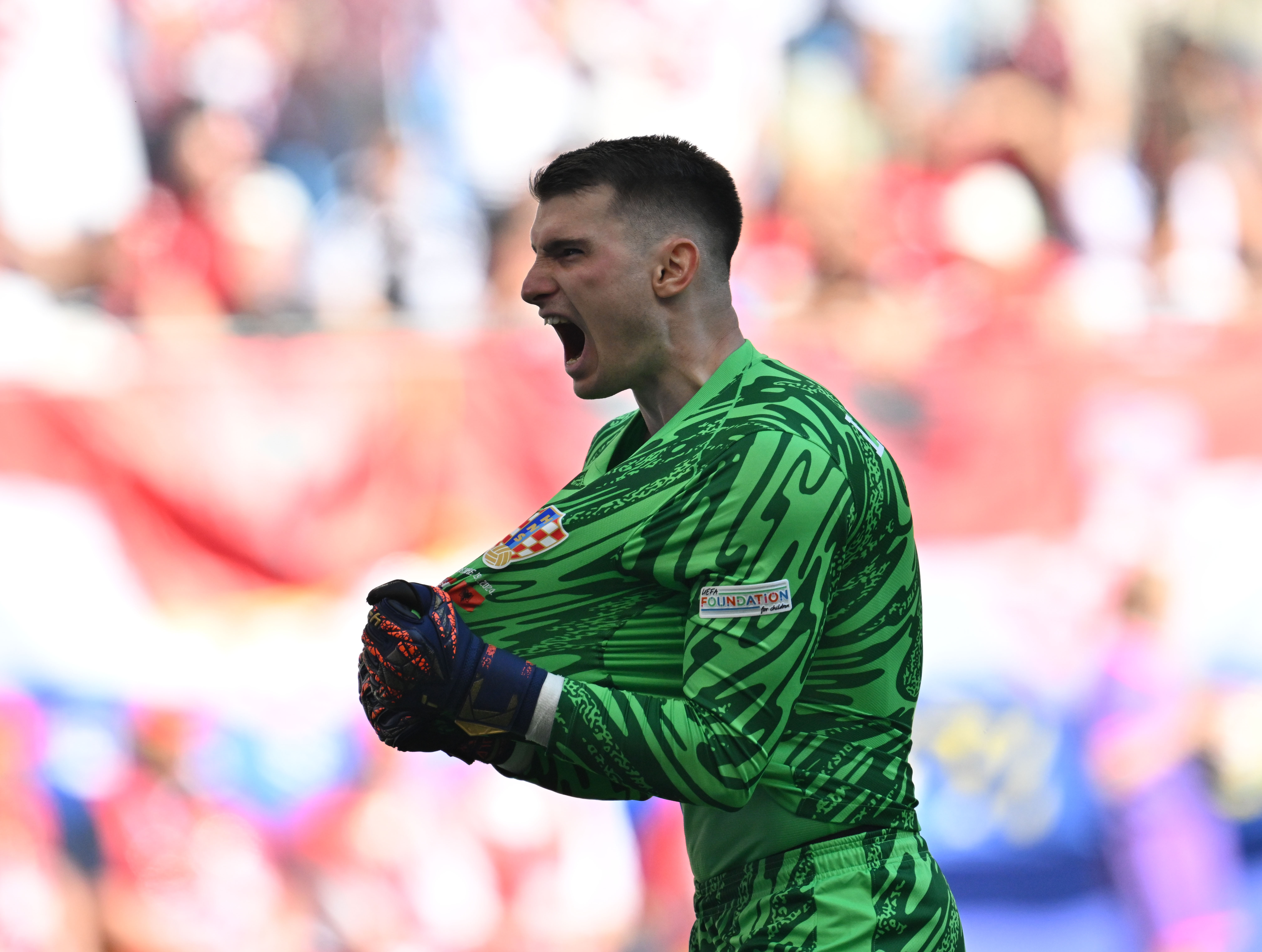 开云体育官方登录入口-关于阿尔巴尼亚队在克罗地亚获得不可告人的胜利的信息