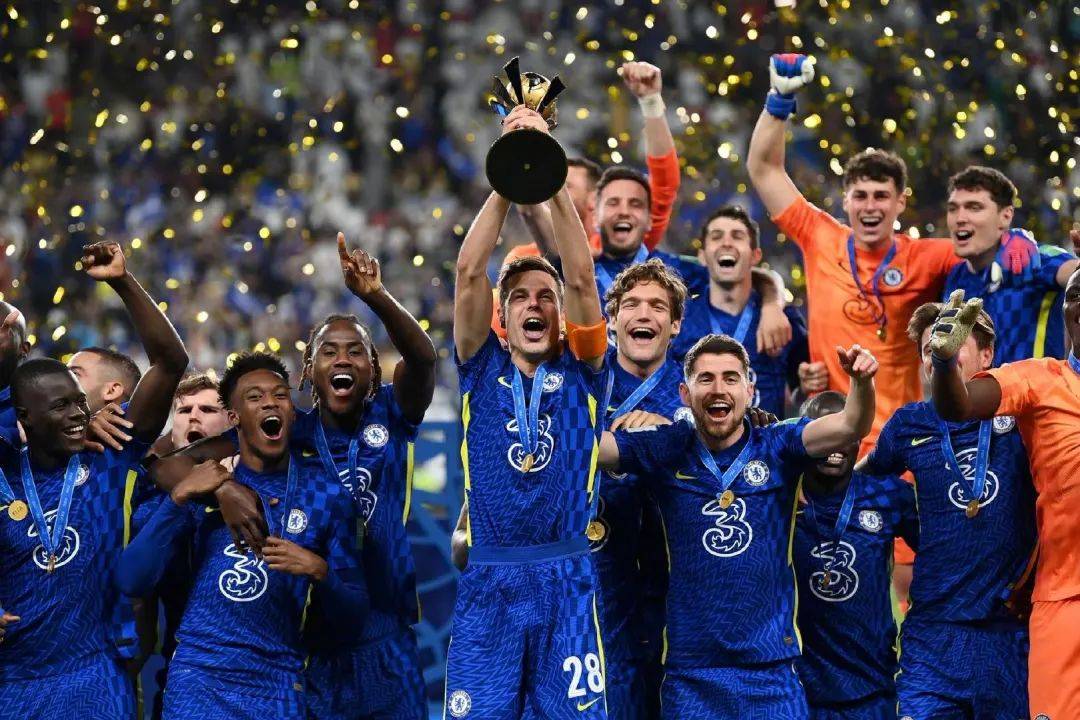 关于汉堡球员庆祝生日球队士气高涨的信息