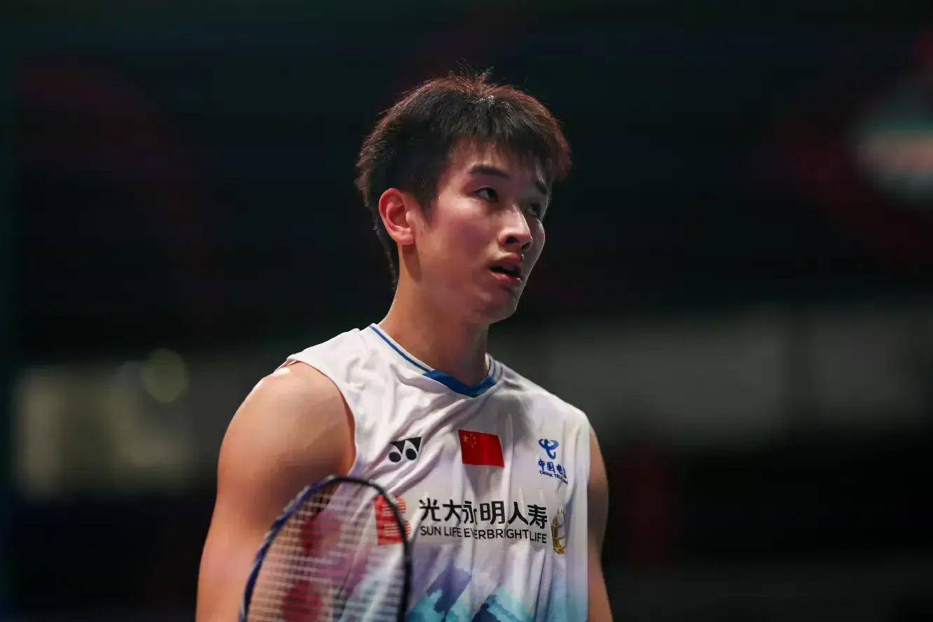 关于举重比赛现场一触即发，金银铜各有主的信息