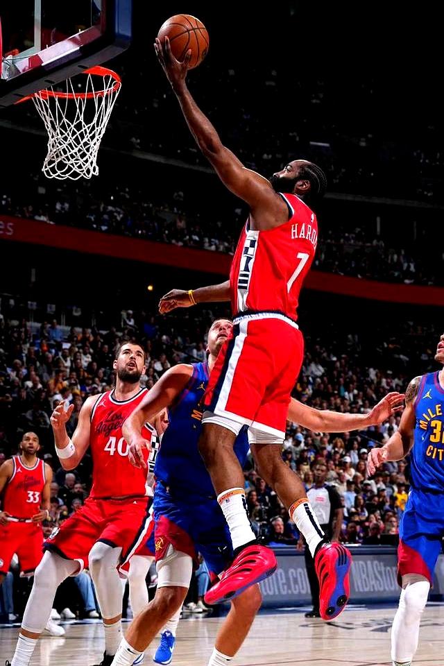 开云体育-火箭不敌魔术，哈登高效发挥却难救主