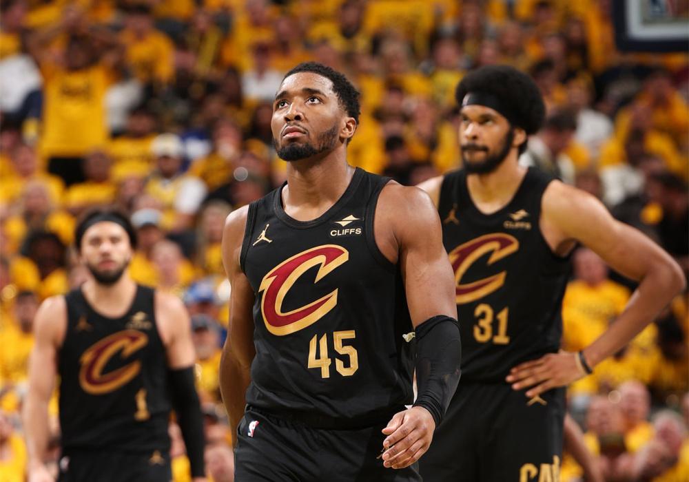 开云体育官方登录入口-包含米切尔一人力挽狂澜，领导球队取得胜利的词条