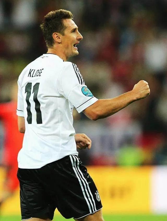 德国足球传奇球星克洛泽宣布退役