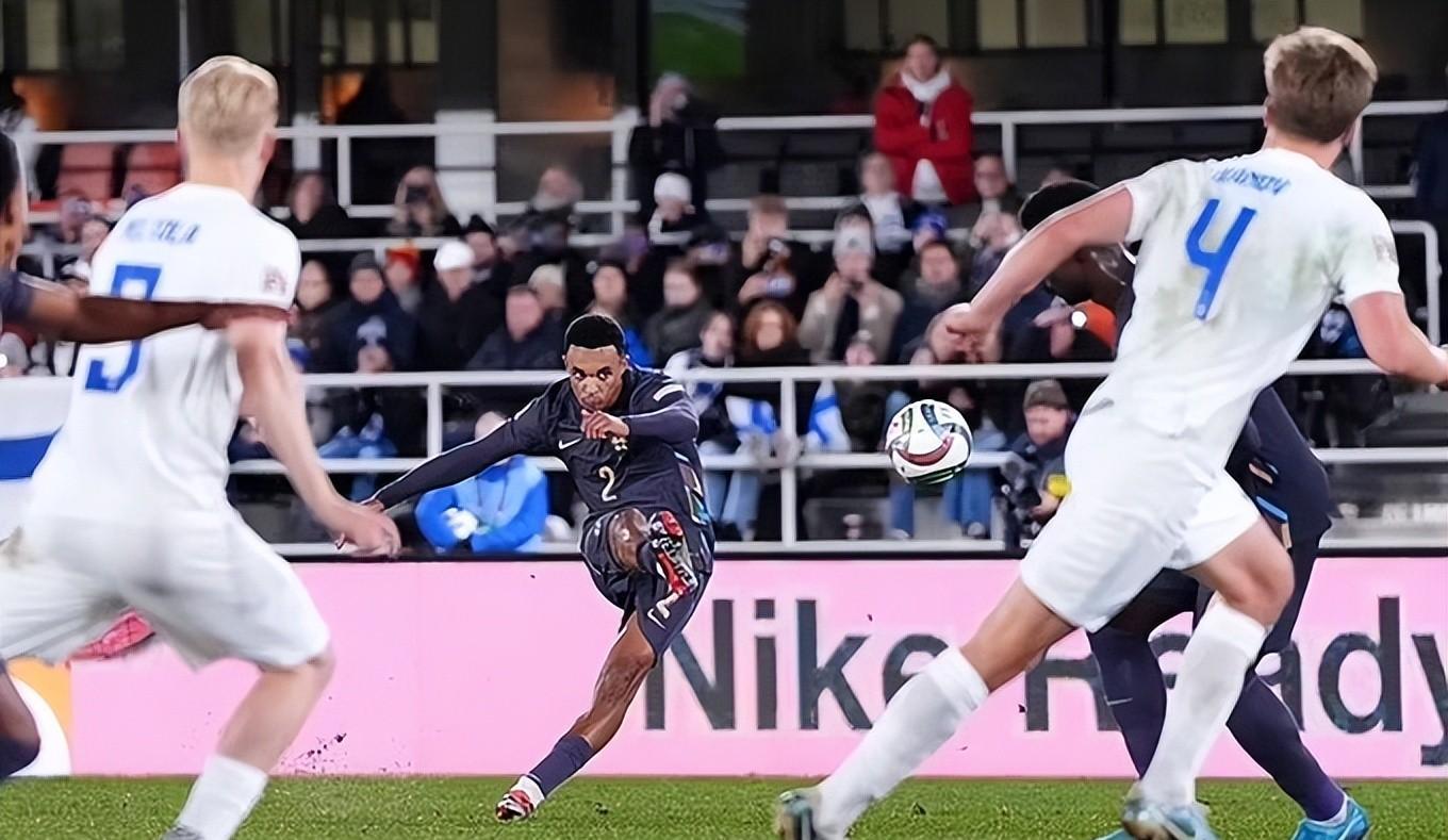 开云体育官方登录入口-英格兰队遭遇困境，惜败名列第三