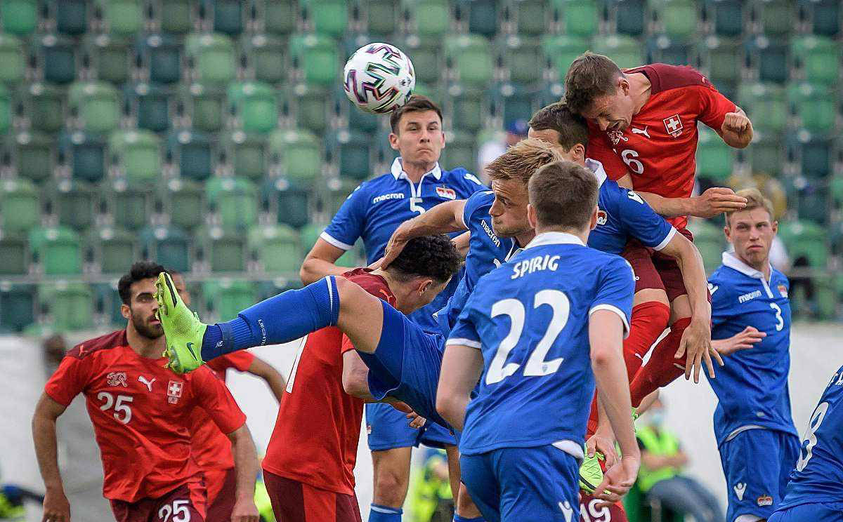 斯洛文尼亚队全力备战欧预赛比赛，迎接挑战的简单介绍