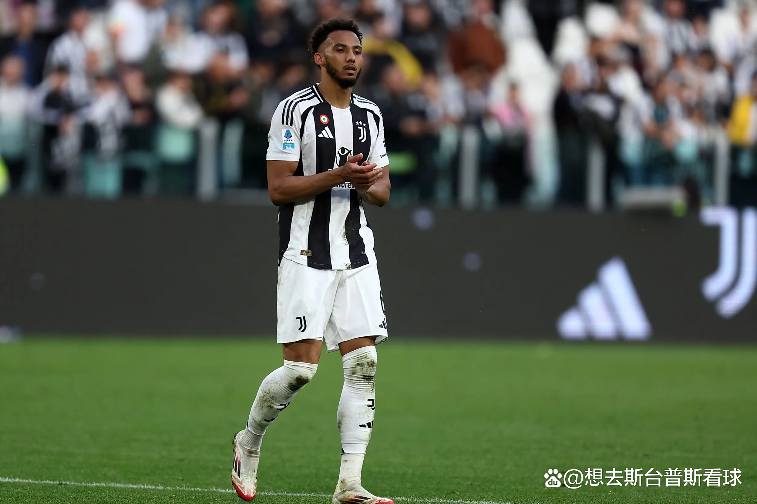 佛罗伦萨客场遭遇惨败,积分榜上无缘前列 佛罗伦萨客场遭遇惨败,积分榜上无缘前列