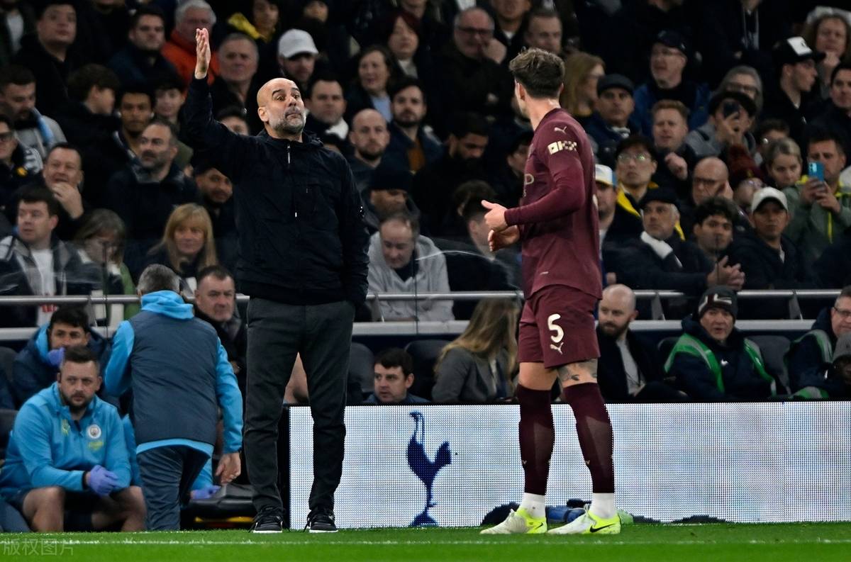 开云体育网页版-曼城球员受伤退场，瓜迪奥拉暂未透露伤情