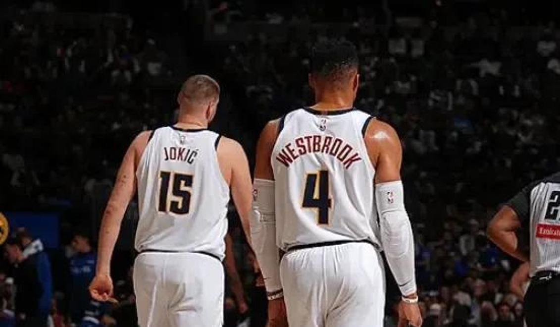 掘金不敌小牛，唐斯砍下惊人三双的简单介绍