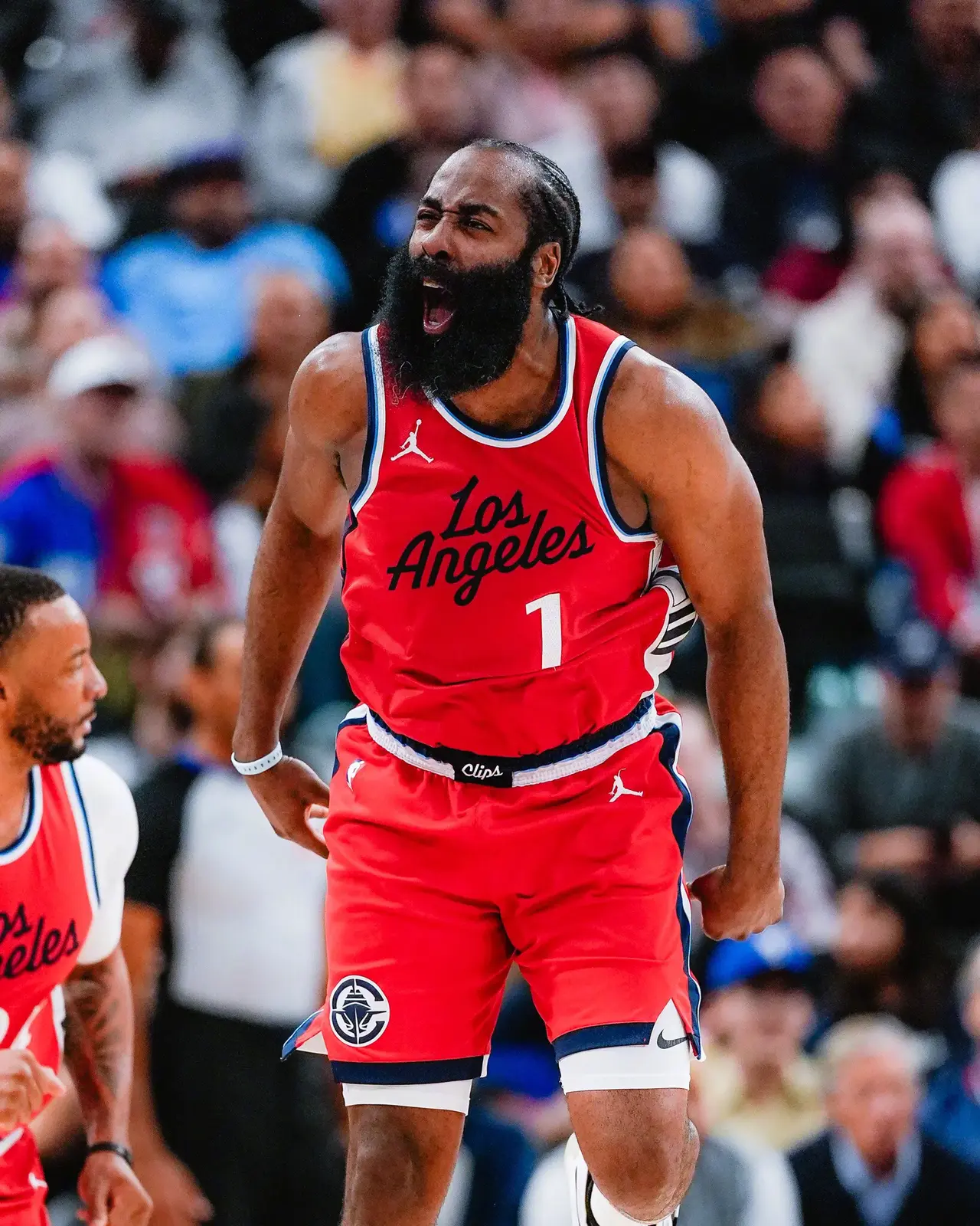 独行侠胜活塞，莱昂纳德助球队稳住领先