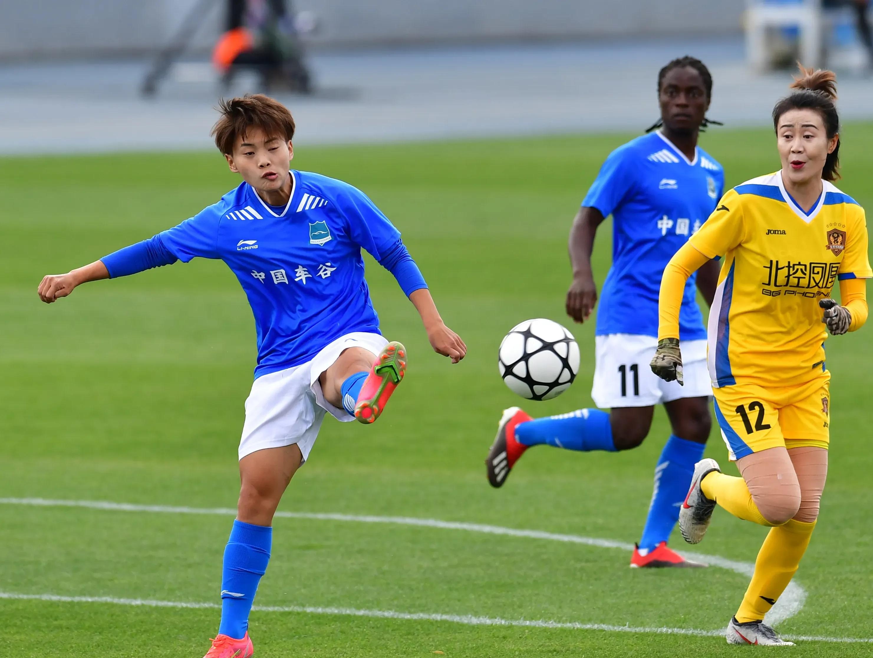 激发斗志：女足比赛选手齐聚一堂的简单介绍